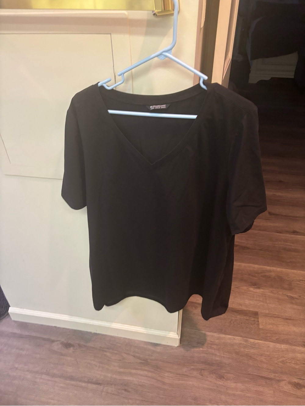BloomChic Black V-Neck Short Sleeve Top